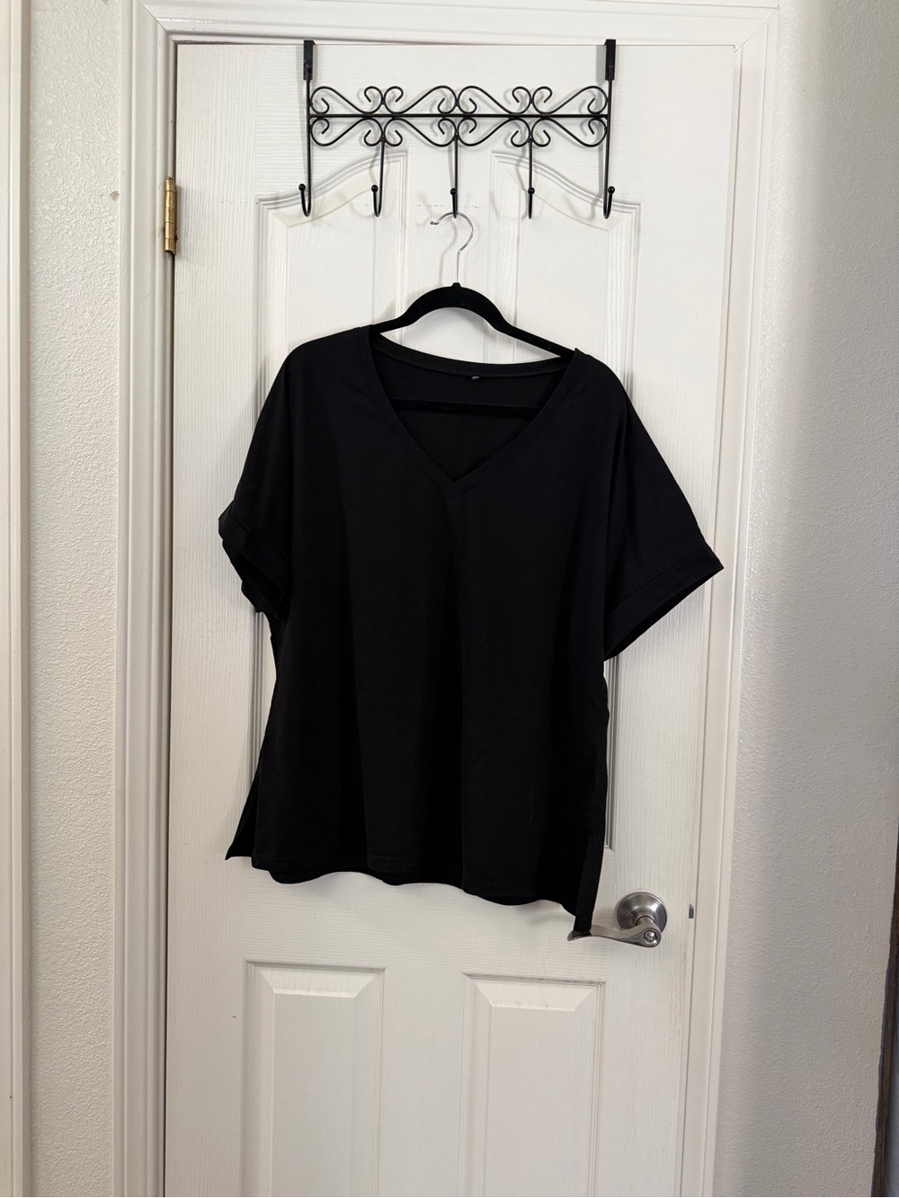 SHEIN Black V-Neck Short Sleeve Tee